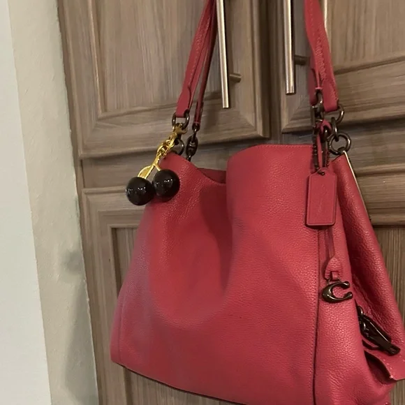 Coach Dalton 31 Pink Pebbled Leather NWOT w/gun metal hardware/bag charm - Picture 6 of 14